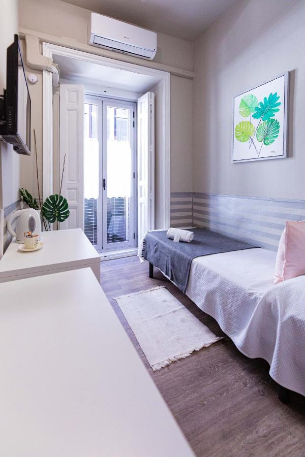 El Hostall Madrid Exterior foto